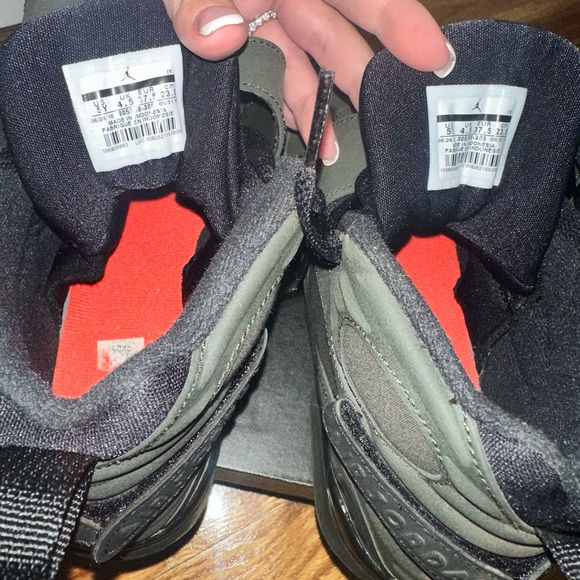 Retro Jordan 8s - Picture 5 of 6